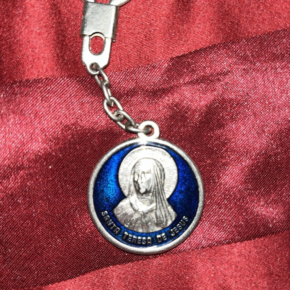 Saint Teresa Of Avila Keychain Catholic Souvenir Blue Medal Spain Religious - Picture 4 of 4